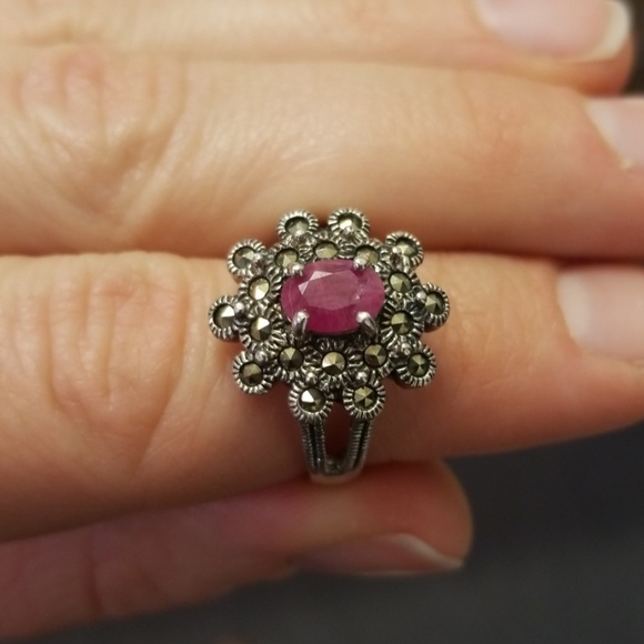 NWOT Sparkly Ring w Pink Stone and Metallic Studs - Picture 4 of 4